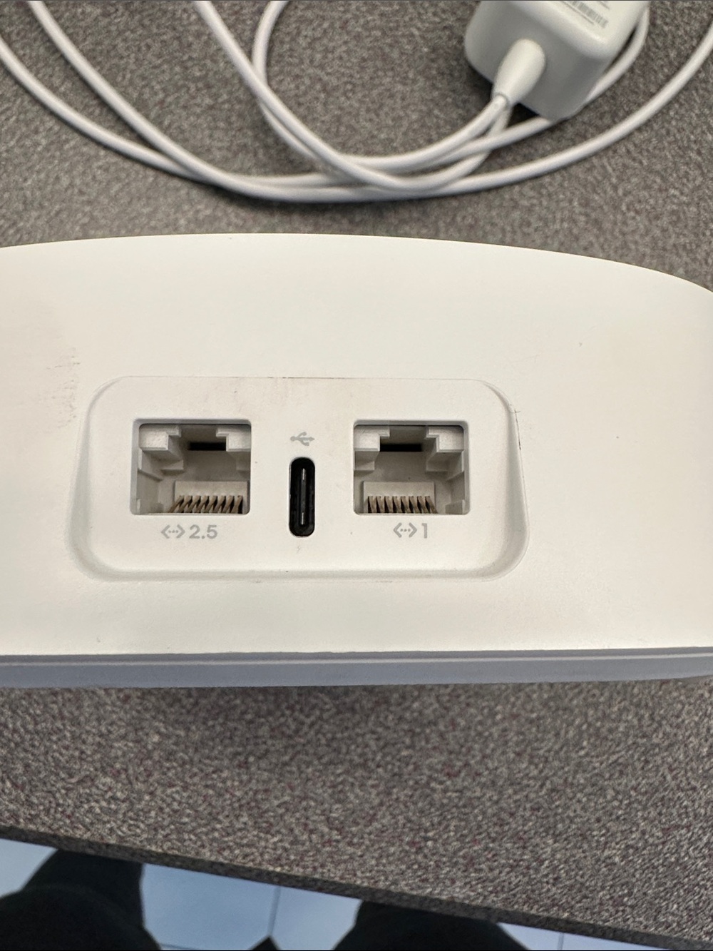 eero White Mesh Wi‑Fi Router - Compact Home Access Point - Picture 2 of 5